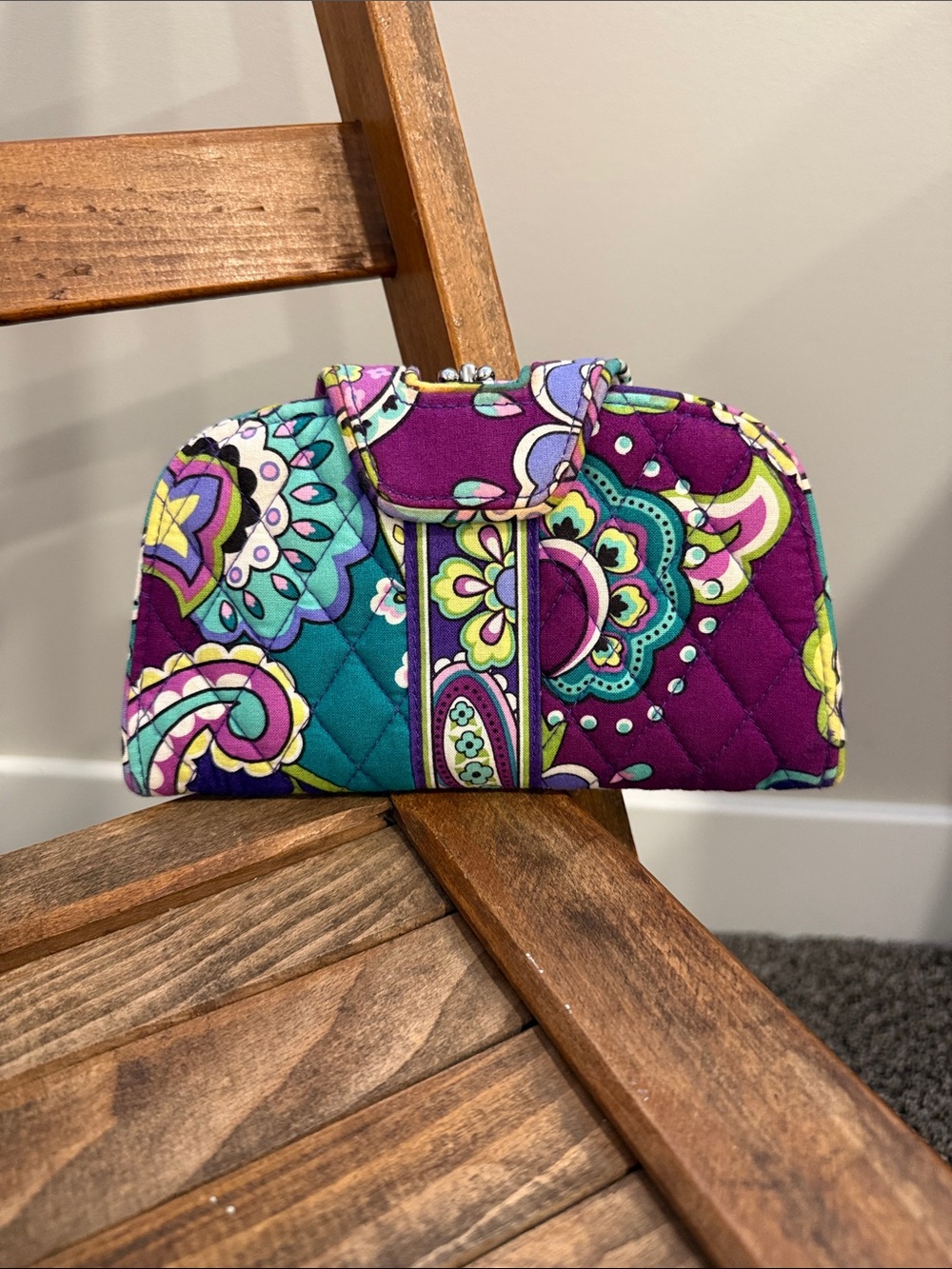 Vera Bradley Heather Kiss ’n Snap Clutch/Wallet – Retired Purple Paisley